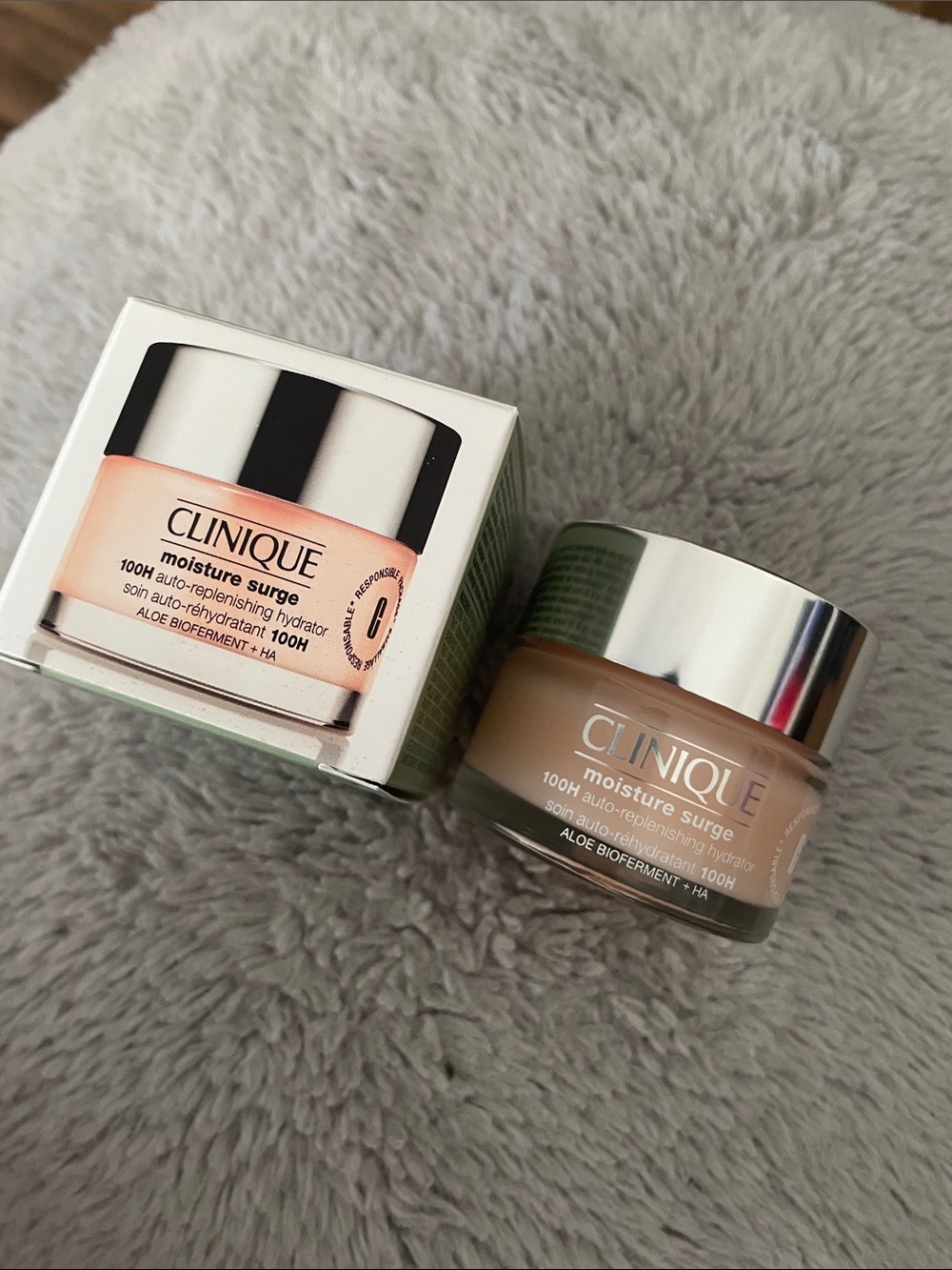 Clinique Moisture Surge 100H Hydrating Face Gel-Cream - Peach/Pink
